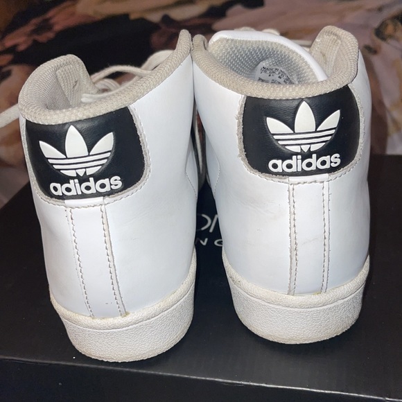 Adidas - Picture 2 of 3